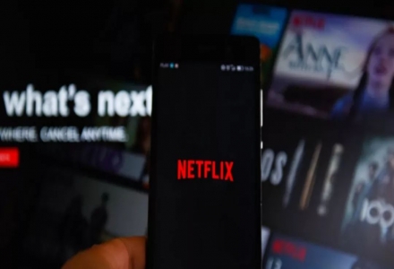 在 Netflix 評論中做情感分析的深度學習模型