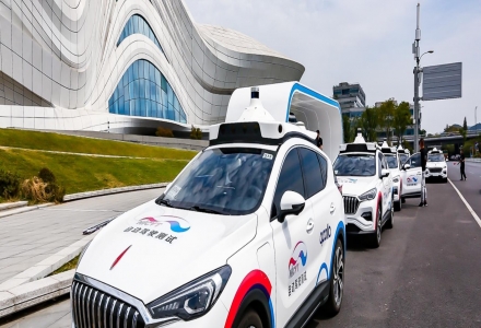 中國首個量產Robotaxi長沙試運營，行駛超平穩，簡直感覺不到是AI在開車